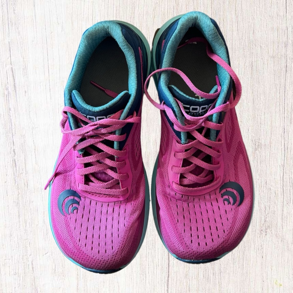 Topo Athletic W-Ultrafly 3 Running Sneakers Shoes Violet Blue Size 7 M Women’s